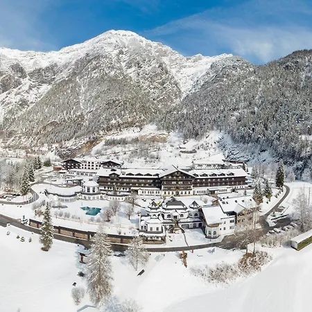 Hotel Gut Brandlhof-3
